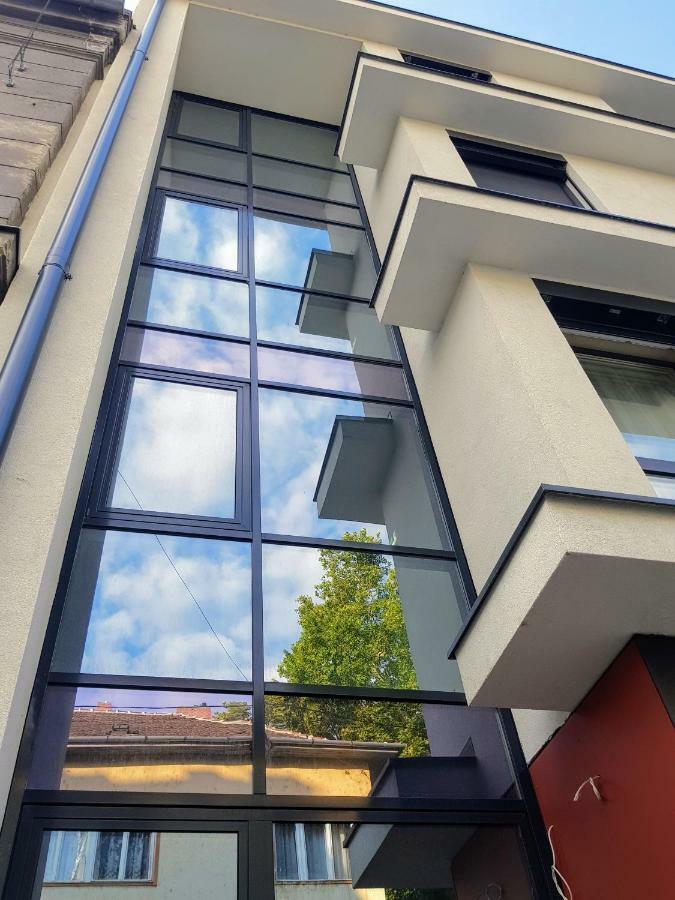 Holiday Apartman With Free Parking 杰尔 外观 照片