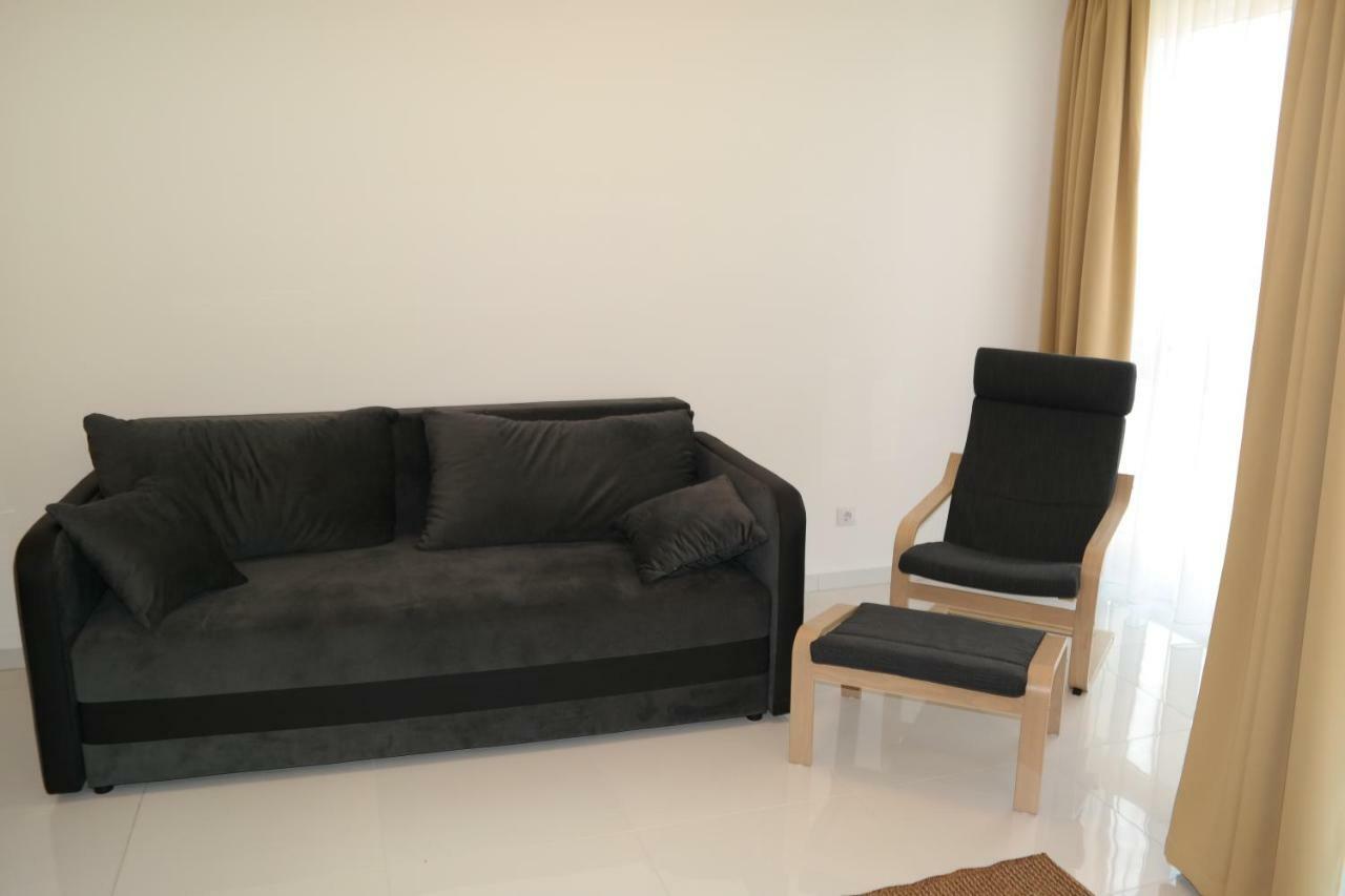 Holiday Apartman With Free Parking 杰尔 外观 照片